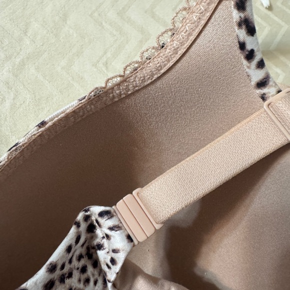 Body by Victoria’s Secret Leopard Print Women's Bra 38D NWOT - Picture 5 of 9